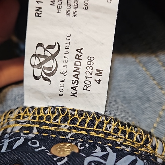 Rock & Republic Bootcut Jeans - Picture 11 of 12